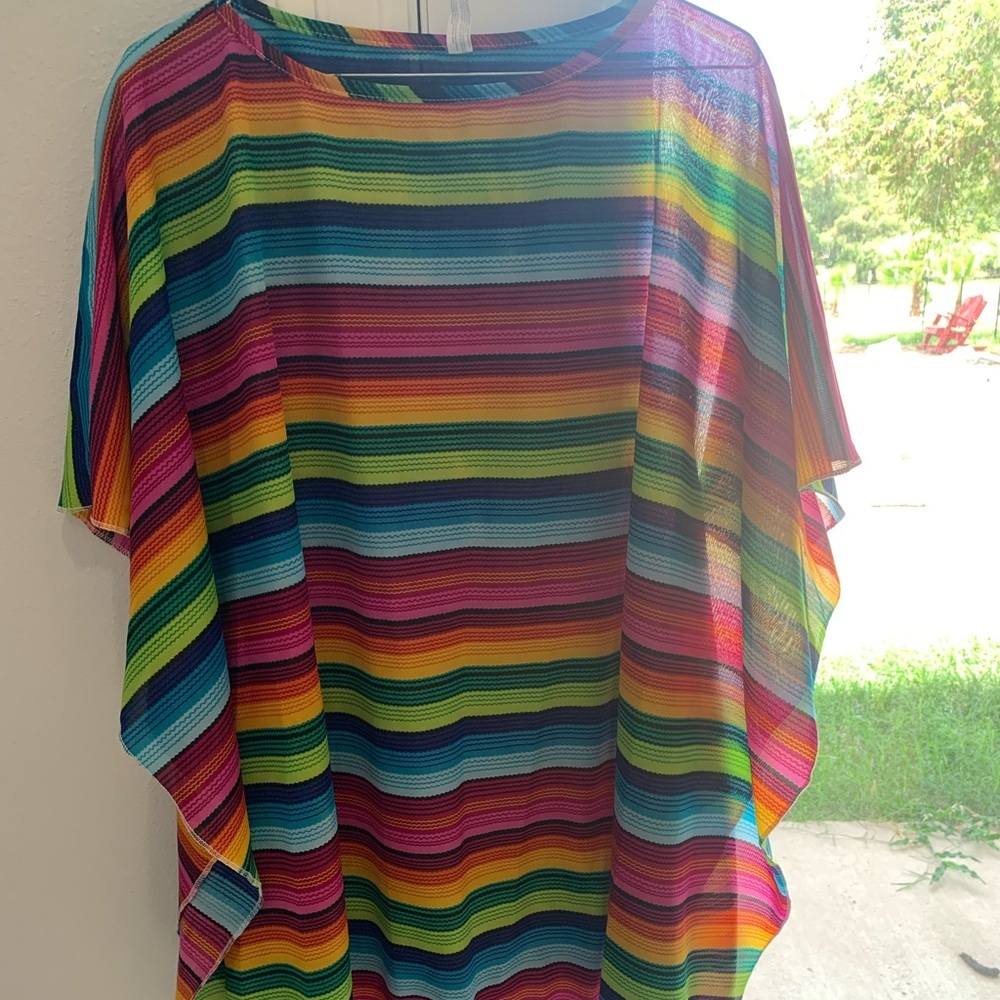 Ladies Large One Size Fits All cover up.
